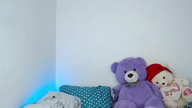 Snapshot of ViolettaMiller_ chatting on 2, 2, 2026 ViolettaMiller online show from 2, 2, 2026