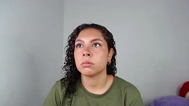 Snapshot of ViolettaMiller_ chatting on 9, 2, 2026 ViolettaMiller online show from 9, 2, 2026