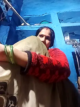 Jooli xx online show from 16, 1, 2026