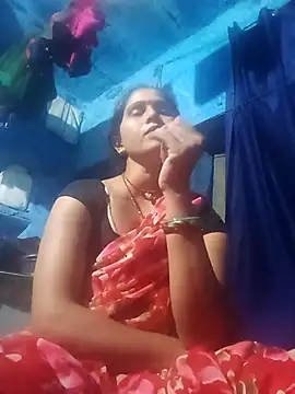 Jooli xx online show from 28, 3, 2026