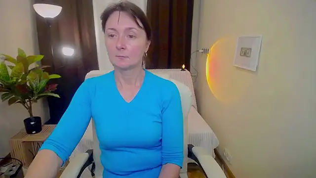 VivianGuchih online show from 13, 9, 2025