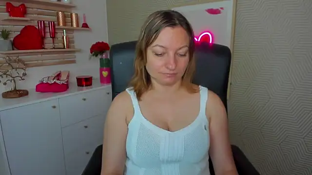 Snapshot of angelaSamt chatting on 12, 6, 2026 angelaSamt online show from 12, 6, 2026