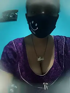 posewith online show from 22, 10, 2025