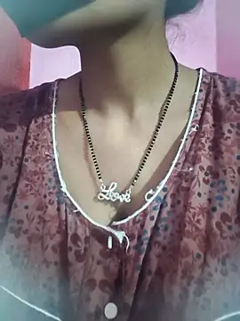 posewith online show from 14, 11, 2025