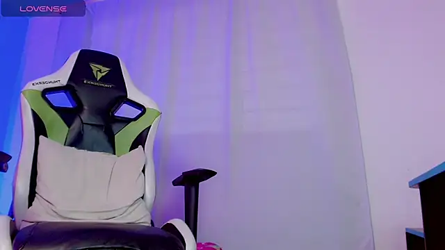 Snapshot of yankees_ chatting on 17, 10, 2025 yankees online show from 17, 10, 2025