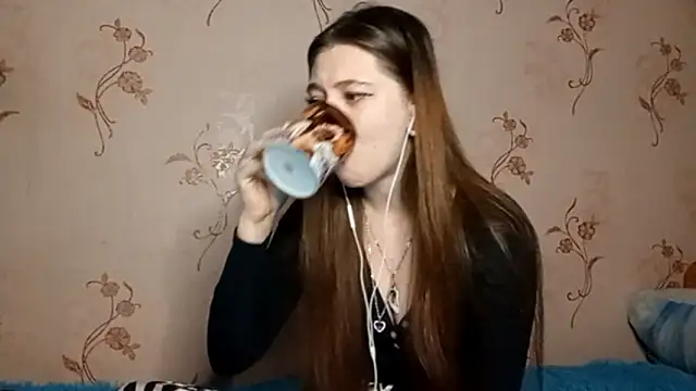 Sophiecuttie online show from 4, 10, 2025