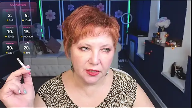 Kira Kenett online show from 10, 10, 2025