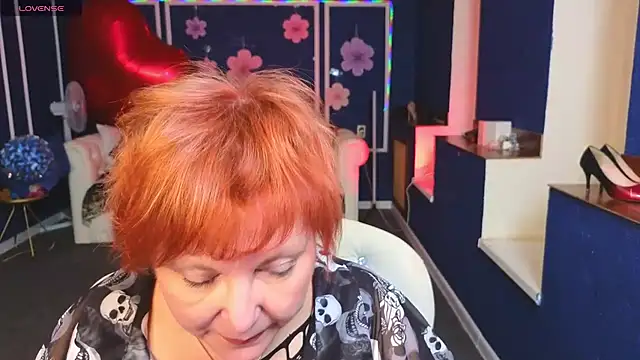 Snapshot of Kira_Kenett chatting on 23, 4, 2026 Kira Kenett online show from 23, 4, 2026