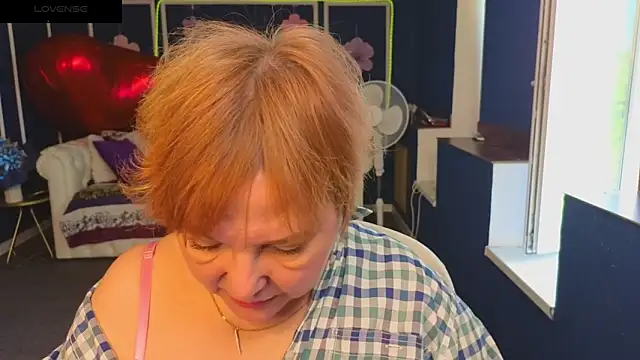 Snapshot of Kira_Kenett chatting on 9, 6, 2026 Kira Kenett online show from 9, 6, 2026