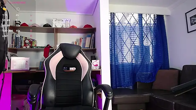 GretaVoss  online show from 14, 11, 2025