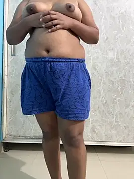 Snapshot of pooja_cam101 chatting on 5, 10, 2025 pooja cam101 online show from 5, 10, 2025