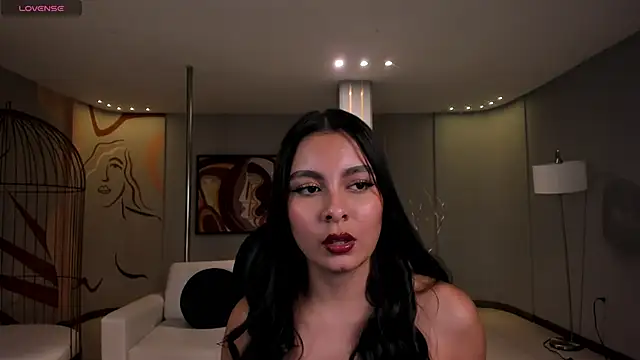 NinaBlum online show from 3, 12, 2025