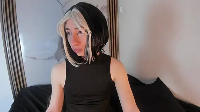 Charlottee slave online show from 28, 9, 2025