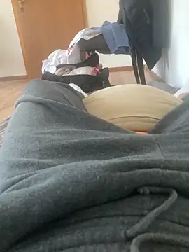 Snapshot of couplebest1 chatting on 25, 2, 2026 couplebest1 online show from 25, 2, 2026