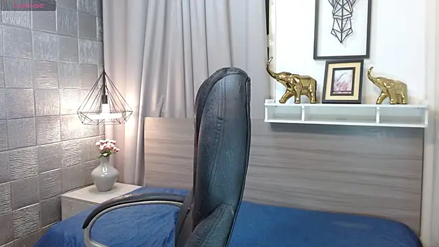 Snapshot of Iantwink18 chatting on 30, 10, 2025 Iantwink18 online show from 30, 10, 2025