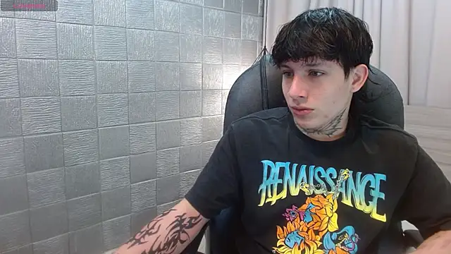 Snapshot of Iantwink18 chatting on 19, 11, 2025 Iantwink18 online show from 19, 11, 2025