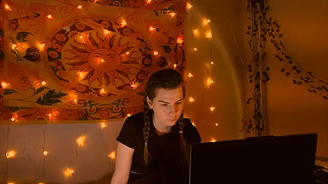 AliceCUNTach online show from 4, 2, 2026