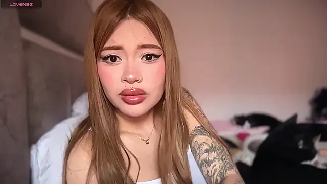 Bunnyylovee online show from 3, 6, 2026