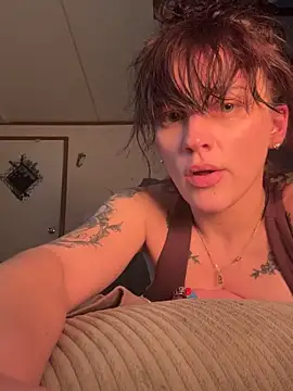 Snapshot of Crooked_Angel chatting on 25, 11, 2025 Crooked Angel online show from 25, 11, 2025