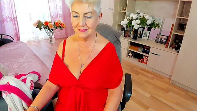 Snapshot of HotandMature chatting on 18, 2, 2026 HotandMature online show from 18, 2, 2026