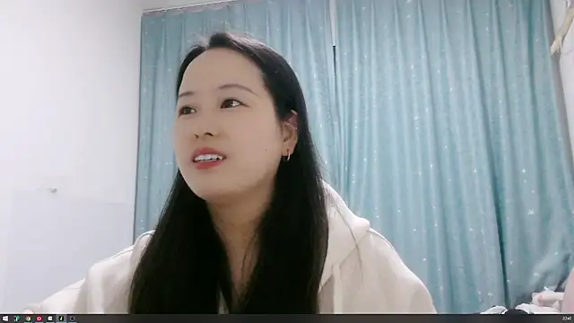 Snapshot of HY-21 chatting on 28, 10, 2025 HY-21 online show from 28, 10, 2025