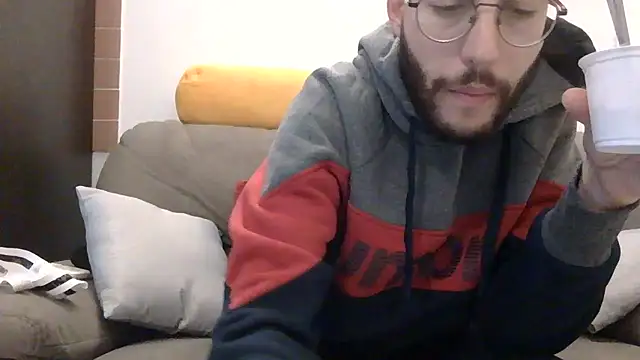 Amicisegreti online show from 18, 1, 2026