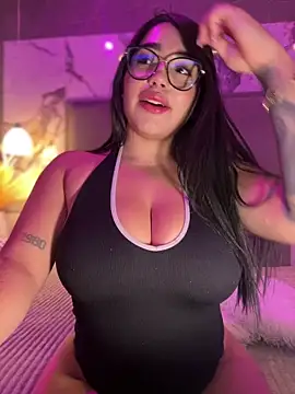 SofiaWildee online show from 18, 12, 2025