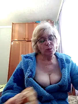 52MiaLove02 online show from 18, 4, 2026