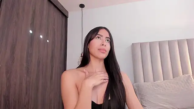 Snapshot of imsaraah chatting on 13, 12, 2025 imsaraah online show from 13, 12, 2025