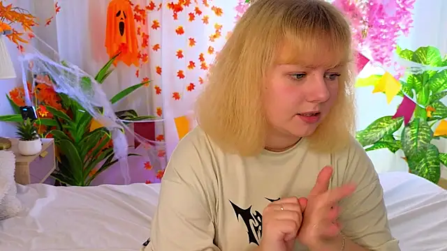 Snapshot of DianaJacobs chatting on 9, 11, 2025 DianaJacobs online show from 9, 11, 2025