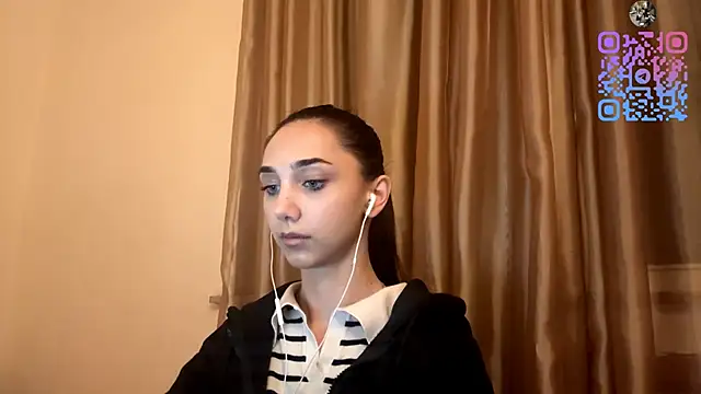 LinaMour online show from 15, 10, 2025