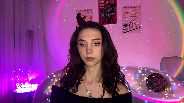 LinaMour online show from 6, 4, 2026