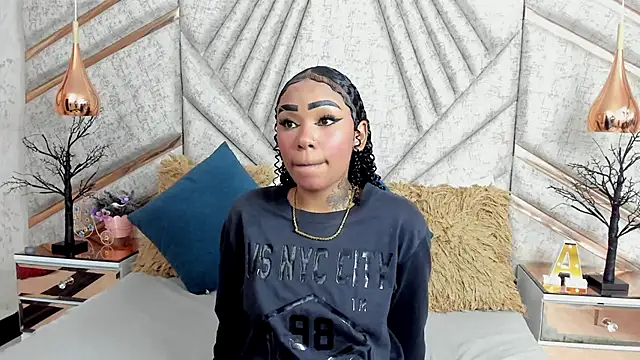 SkylerBloomm online show from 19, 11, 2025