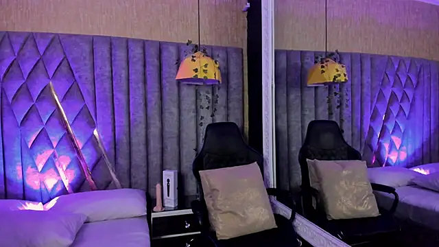 SkylerBloomm online show from 26, 3, 2026