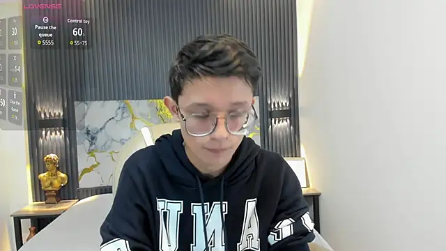 SantiagoRusso18 online show from 9, 10, 2025