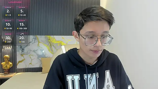 SantiagoRusso18 online show from 11, 10, 2025