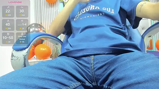 SantiagoRusso18 online show from 3, 11, 2025