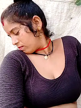 Snapshot of Manvi_tyagi chatting on 11, 9, 2025 Manvi tyagi online show from 11, 9, 2025