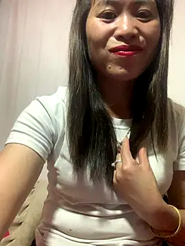 Snapshot of tuyetnhi-00 chatting on 13, 10, 2025 tuyetnhi-00 online show from 13, 10, 2025