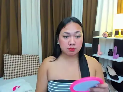 Snapshot of TsUncutKaren chatting on 23, 10, 2025 TsUncutKaren online show from 23, 10, 2025