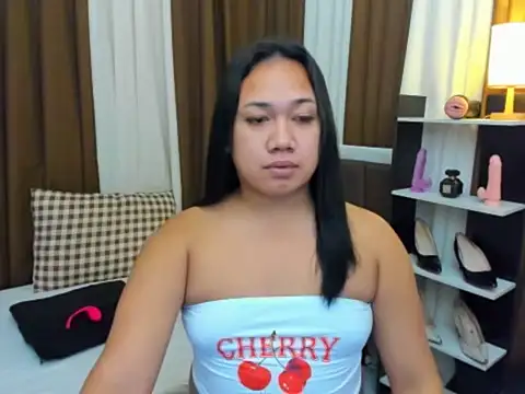 Snapshot of TsUncutKaren chatting on 28, 10, 2025 TsUncutKaren online show from 28, 10, 2025