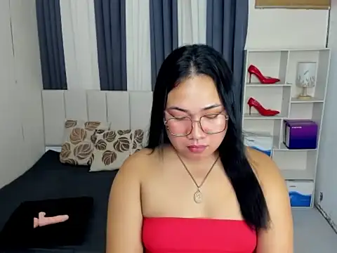 TsUncutKaren online show from 10, 1, 2026