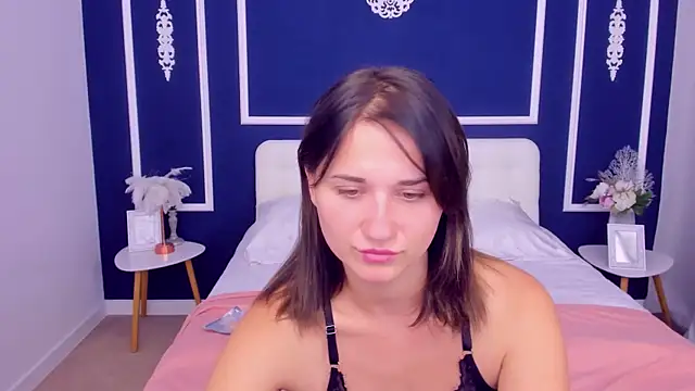 VivienSquare online show from 14, 9, 2025