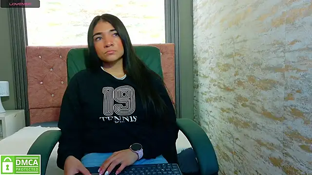 Snapshot of Aurora_jones11 chatting on 12, 9, 2025 Aurora jones11 online show from 12, 9, 2025