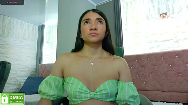 Snapshot of Aurora_jones11 chatting on 14, 10, 2025 Aurora jones11 online show from 14, 10, 2025