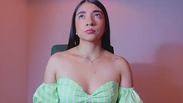 Snapshot of Aurora_jones11 chatting on 19, 11, 2025 Aurora jones11 online show from 19, 11, 2025