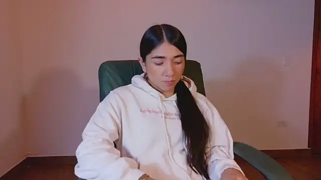 Snapshot of Aurora_jones11 chatting on 2, 12, 2025 Aurora jones11 online show from 2, 12, 2025