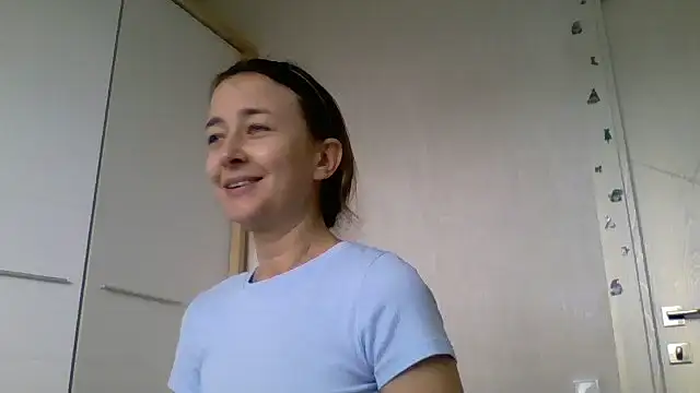 Avenique online show from 15, 10, 2025