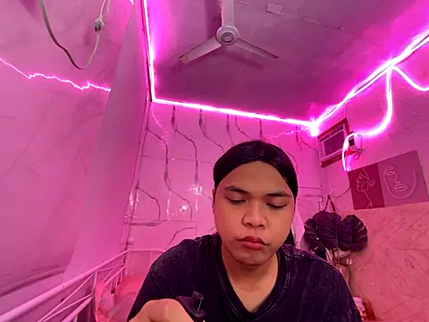 Snapshot of Sassy_lenarxx chatting on 9, 11, 2025 Sassy lenarxx online show from 9, 11, 2025