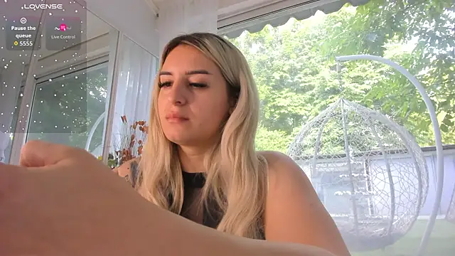 Snapshot of Ella_Vee chatting on 30, 5, 2026 Ella Vee online show from 30, 5, 2026
